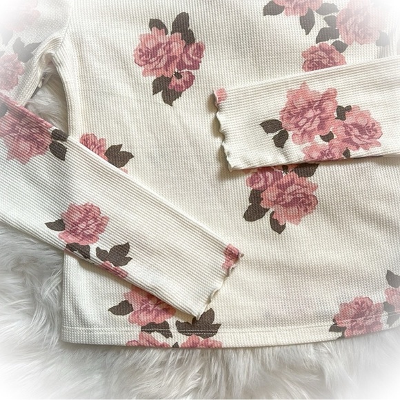 💕Super Cute Wafered Long Sleeved Crop Tope with Roses Retro colors💕 - Picture 2 of 11
